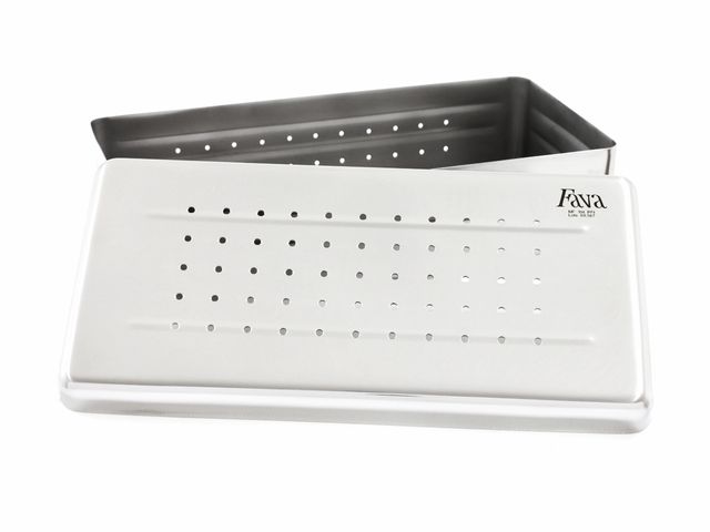 Estojo Perfurado Fava - 32 x 16 x 08cm - em Aço Inoxidável Estojo Perfurado Fava - 32 x 16 x 08cm - em Aço Inoxidável
