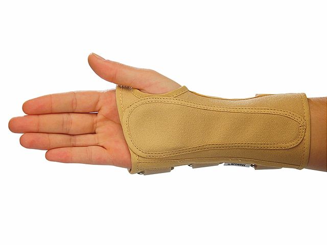 Órtese Curta para Punho com Tala - Direita - Mercur Órtese Curta para Punho com Tala - Direita - Mercur