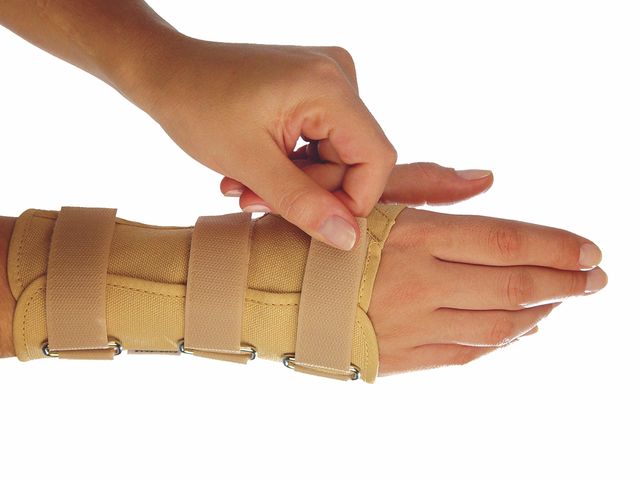 Órtese Curta para Punho com Tala - Direita - Mercur Órtese Curta para Punho com Tala - Direita - Mercur