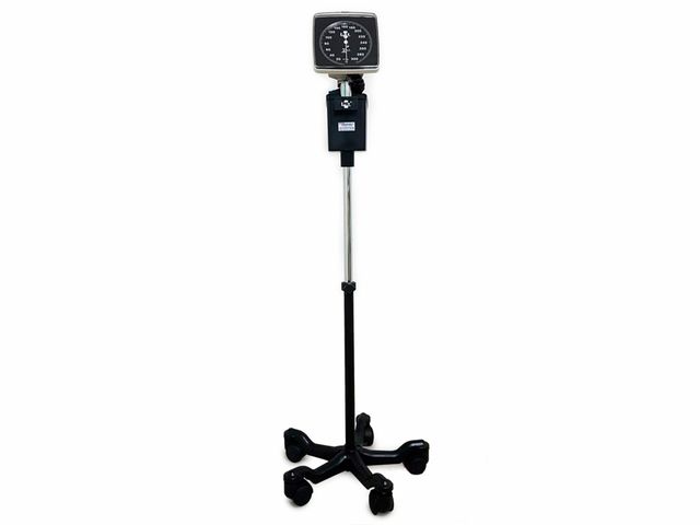 Esfigmomanômetro Aneróide – Visio 7000 – com Suporte e Rodízios – Macrosul Esfigmomanômetro Aneróide – Visio 7000 – com Suporte e Rodízios – Macrosul