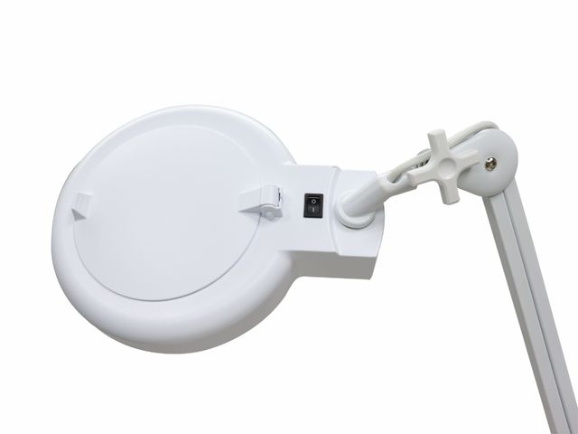 Suporte Pedestal para Lupa - com Rodízios - Arktus